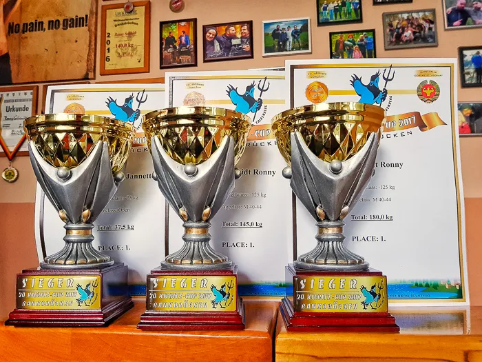 3x Gold im Bankdrücken beim Kiebitzcup 2017
