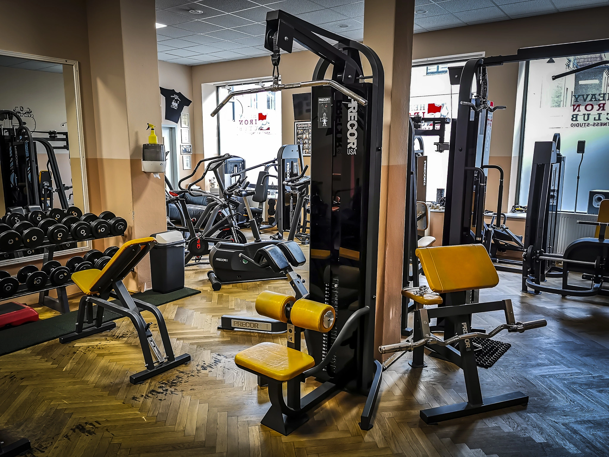 Blick in den Trainingsraum des Heavy Iron Club